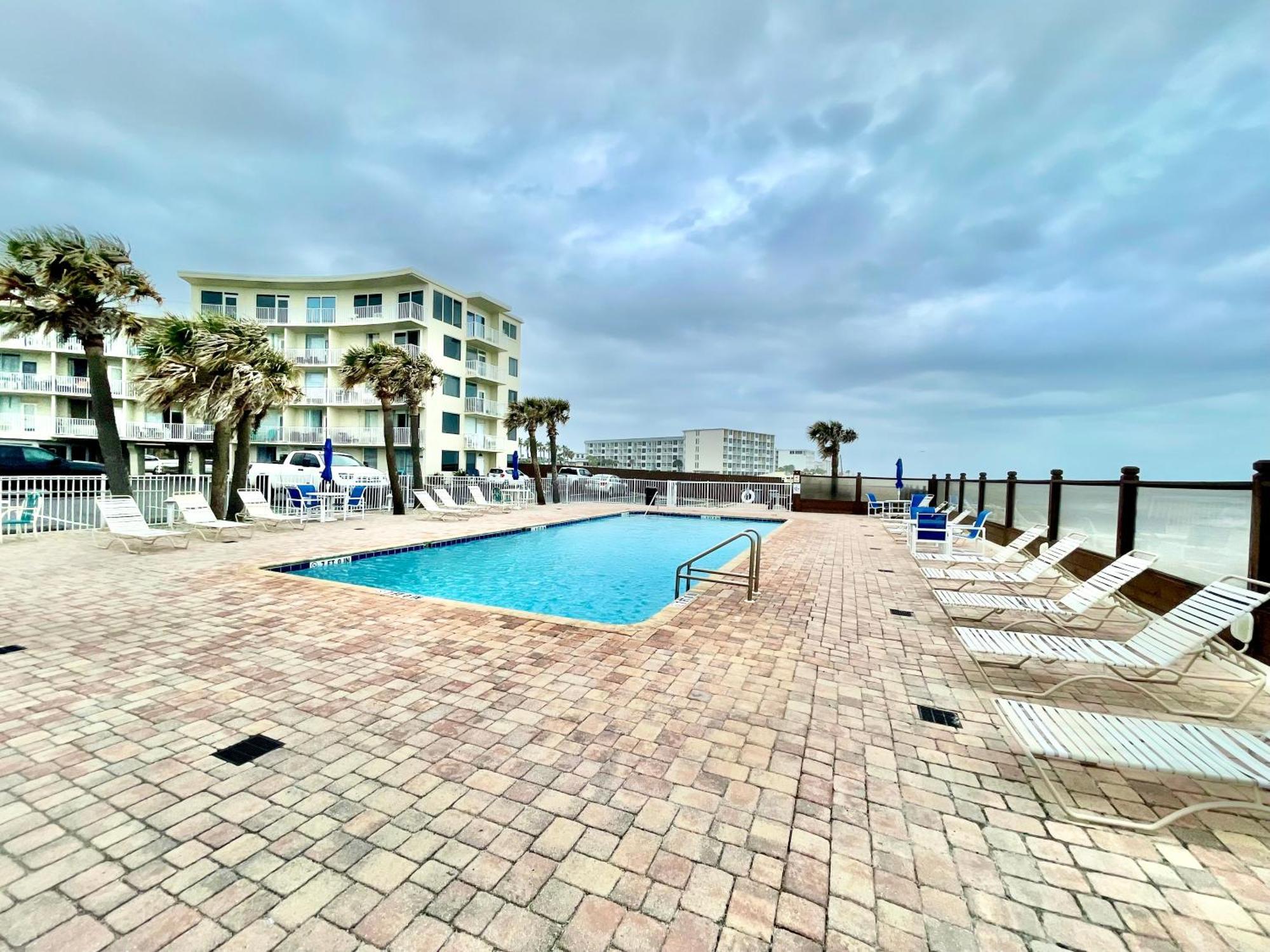 Sunset Studio Daytona Beachfront Extérieur photo