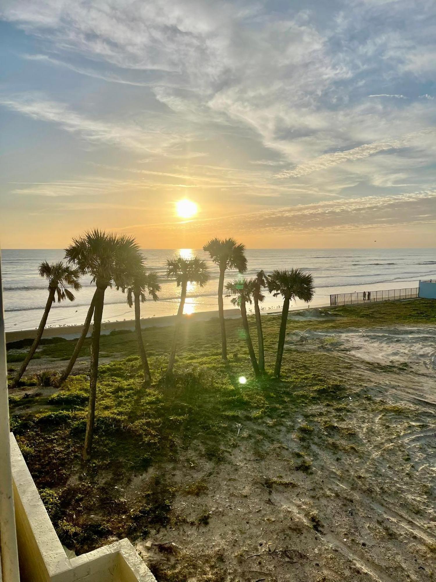 Sunset Studio Daytona Beachfront Extérieur photo